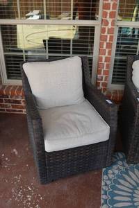 lot 204 image: Patio Chair with Cushions