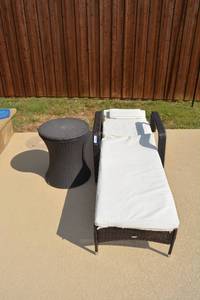 lot 207 image: Patio Lounger with Adjustable Back Plus Side Table