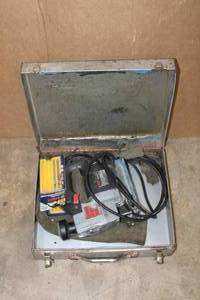 lot 18 image: Skil Jigsaw with Case and Extra Blades