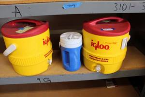lot 25 image: Pair of Igloo Coolers, 3 gal. and Personal Cooler Blue