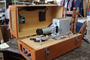 lot 34 image: Vintage Viewlex ProjectorRecord Player