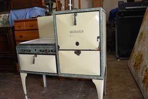 lot 61 image: Antique Eureka Gas Stove as shown, 39W x 24D x 45Tall