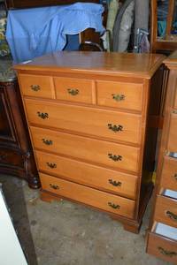 lot 59 image: 5 Drawer Dresser,