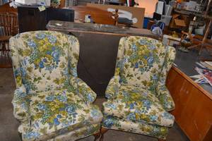 lot 53 image: Pair of Mid-Century Upholstered Queen Anne style chairs