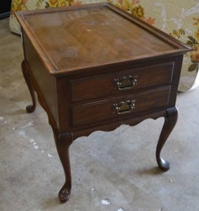 lot 57 image: End Table with Cabriole Legs