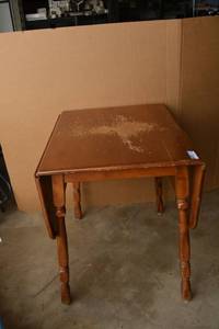 lot 72 image: Dual Drop Leaf Table
