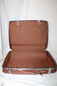 lot 111 image: American Tourister Hard Case Suitcase with Dividers