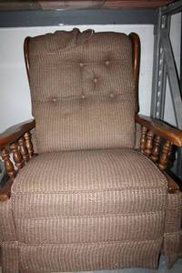 lot 114 image: Vintage Mid-Century Rocking Chair