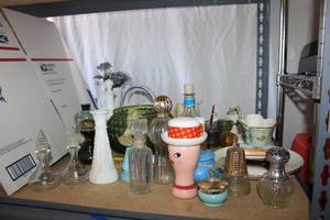 lot 150 image: Collection of Vintage Perfume Bottles, and Glassware