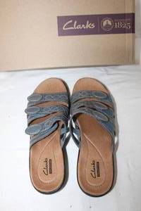 lot 169 image: Womens Clark Sandals Size 7.5