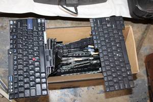 lot 172 image: Box of Keyboard Keypads