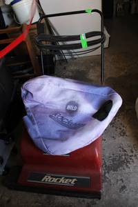 lot 204 image: Commercial Industrial Hild Rocket Floor Vacuum Model 1127