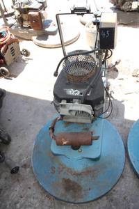 lot 212 image: Commercial Industrial Kawasaki FH500V Floor Cleaner
