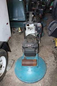 lot 232 image: Commercial Industrial Floor Cleaner - Kawasaki FH500V 17.0