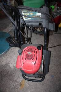 lot 237 image: Briggs & Stratton Power Washer - 2500 PSI with 2 Hose Sprayers