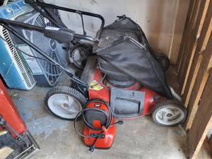 lot 141 image: Jonsered Battery Operated Lawn Mower Model 961330034, BATTERY HAS BEEN FOUND