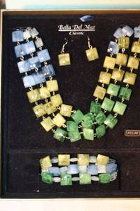 lot 1 image: Bella Del Mar Classic Jewelry Set