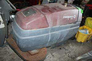 lot 4 image: PowerBoss SB40 Commercial Floor Cleaner