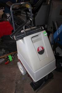 lot 29 image: Commercial Floor Cleaner Advance Model 262500