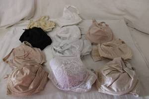 lot 50 image: Womens Underwire Bras Size 38C40C