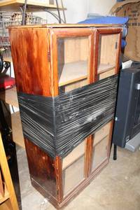 lot 61 image: Glass Front 2-Door Cabinet with 4 Shelves