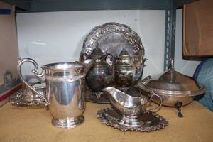 lot 86 image: Silver on Copper Serving Pieces, see pictures