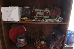 lot 97 image: Apple Themed Kitchen Lot #1 Includes 2 Sets of Wooden APPLE Letters and Box of Candles