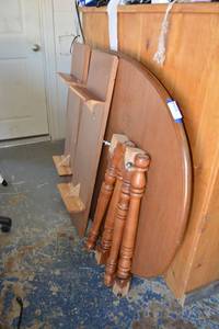 lot 159 image: Oval Laminated Dining Table with 2 Leaves