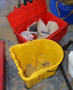 lot 216 image: Cloth Mop Heads and Mop Bucket