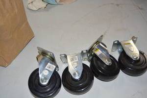 lot 218 image: 4 Rigid and Swivel Casters - 4 Total