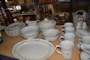 lot 222 image: White with Blue Flowers Dish Set