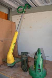 lot 226 image: GardenYard Tools Weed Eater, Trimmer and Blower