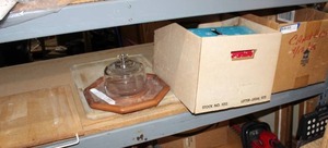 lot 130 image: Wooden Tray with Glass Lid, Cutting board, Mugs, Strainer, kitchen tools