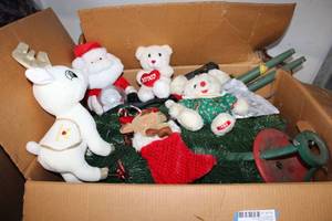 lot 179 image: Christmas Artificial Tree and Plush Toys, see pictures