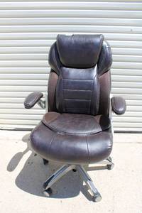 lot 186 image: Wellness by Design Executive Chair
