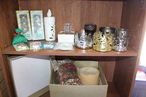 lot 190 image: Candles, Candle Holders and Large Bag of Potpourri