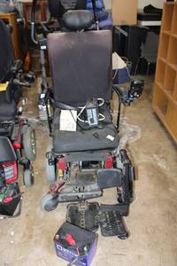 lot 201 image: Quantum 6000 Mobility Chair with new Battery and charger