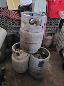 lot 59 image: Propane Tanks Total 3 for Floor Cleaners