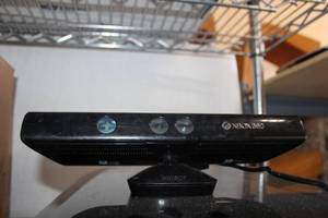 lot 112 image: Xbox 360 Kinect Sensor Bar, Model 1473