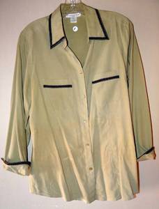 lot 8 image: Anna & Frank VTG 100% Charmeuse Silk Blouse Vintage - TALL S