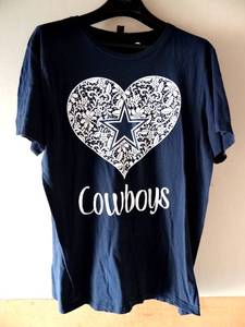 lot 20 image: DALLAS COWBOYS - WOMENS BLUE TEE SHIRT WITH SILK SCREENED WHITE HEART - SIZE XL