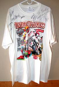 lot 22 image: VINTAGE MOTORCROSS TEE SHIRT SIGNED BY PARTICIPANTS (2010) SIZE XL