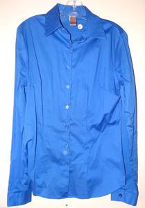 lot 47 image: LEL LONG ELEGANT LEGS BLUE LONG SLEEVE BLOUSE - SIZE MEDIUM