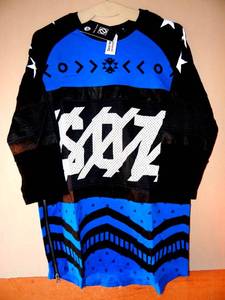 lot 63 image: NEW WTAGS - Square Zero The SQZRaglan Sleeve Contrast Tee - BLUE - $$$