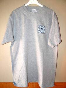 lot 86 image: UNITED STATES COAST GUARD GRAY T-SHIRT - SIZE LARGE