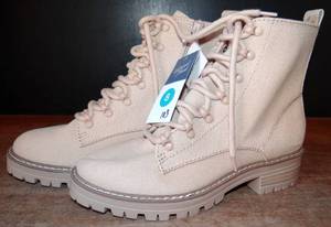 lot 103 image: NEW WTAGS - WOMENS MEMORY FOAM ARMY STYLE LACE UP BOOTS - SIZE 8 $$