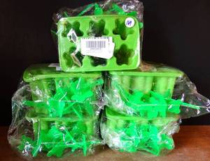 lot 169 image: LOT 0F 5 - CHILDRENS ICE POP MOLDS - NIP