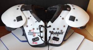lot 199 image: RIDDELL WARRIOR II - YOUTH SHOULDER PADS