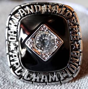 lot 304 image: 1967 Oakland Raiders AFC Championship Ring - COACH DARYL LAMONICA - SIZE 10