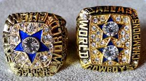 lot 311 image: DALLAS COWBOYS 1971 (NEWHOUSE) & 1977 (MARTIN) SAME SIZE 10 SUPERBOWL RING SET $$$